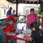 Grupo de personas que se dirigieron a la Plaza Bolívar a realizar el proceso de registro/FOTO: José Valera